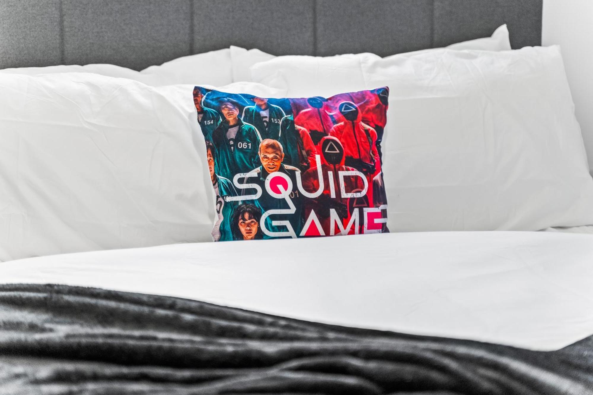 Apartment 2br Sleeps 6- 5 Mins To Canary Wharf Free Parking Squid Game Themed -