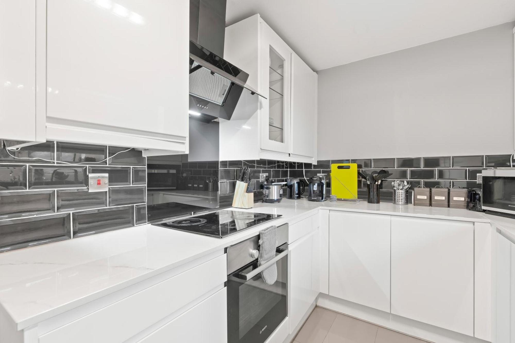 Apartment 2br Sleeps 6- 5 Mins To Canary Wharf Free Parking Squid Game Themed - *