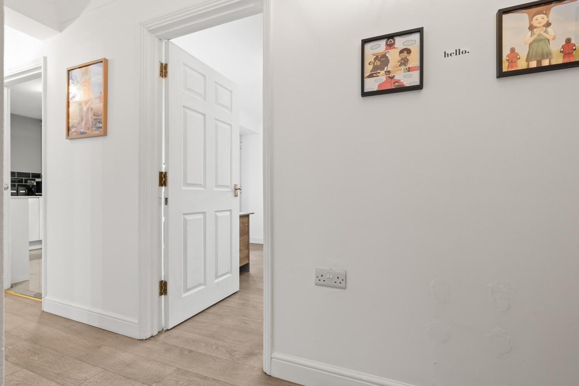 Apartment 2br Sleeps 6- 5 Mins To Canary Wharf Free Parking Squid Game Themed - London