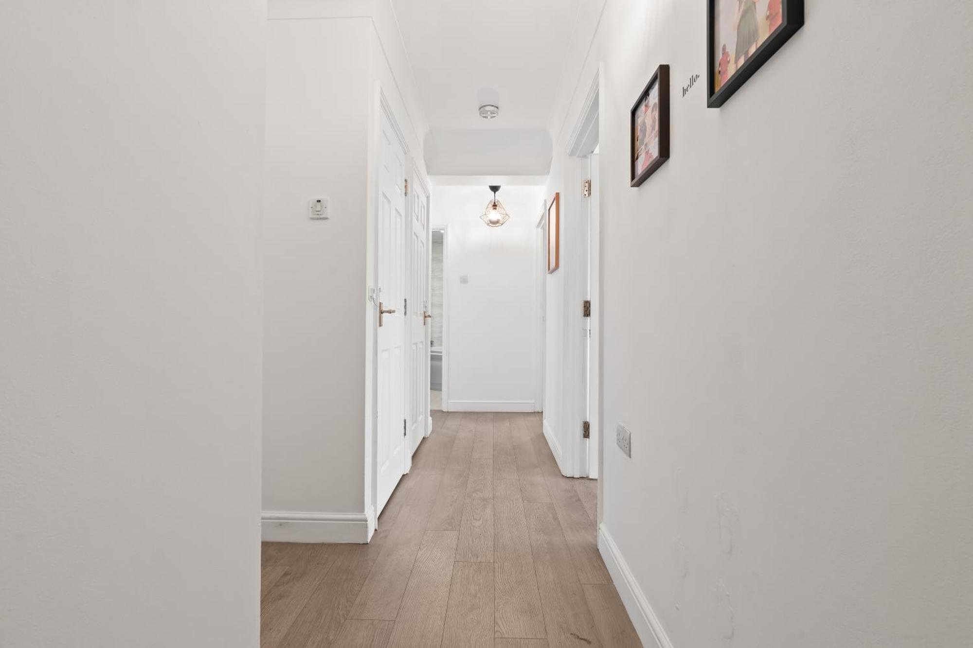 2br Sleeps 6- 5 Mins To Canary Wharf Free Parking Squid Game Themed - Apartment London